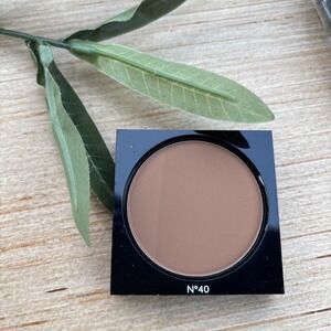 RARE CHANEL Les Beiges Healthy Glow Sheer Powder  N40 Discontinued